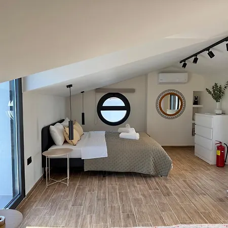 Azur Mare Luxury Villa Neoi Epivatai